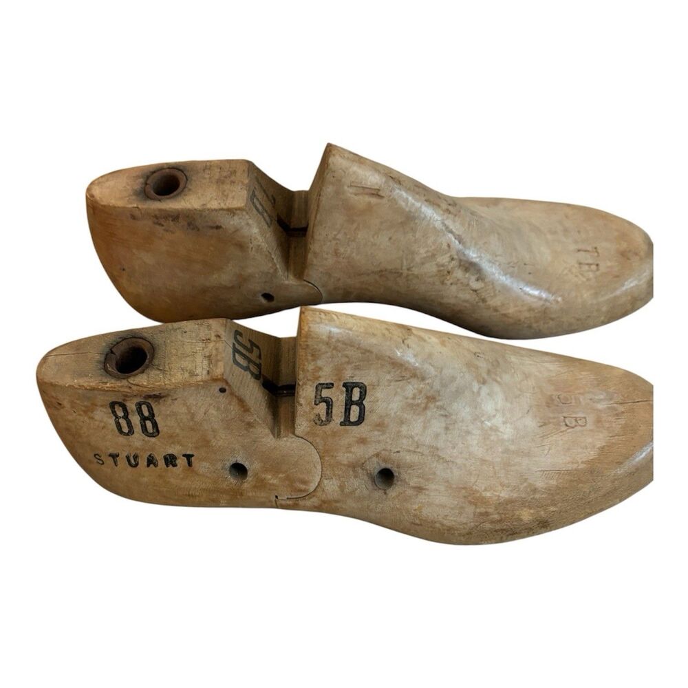 VTG Stuart Wooden Shoe Last Form Mold Cobbler Mismatched Pair Size 7B & 5B